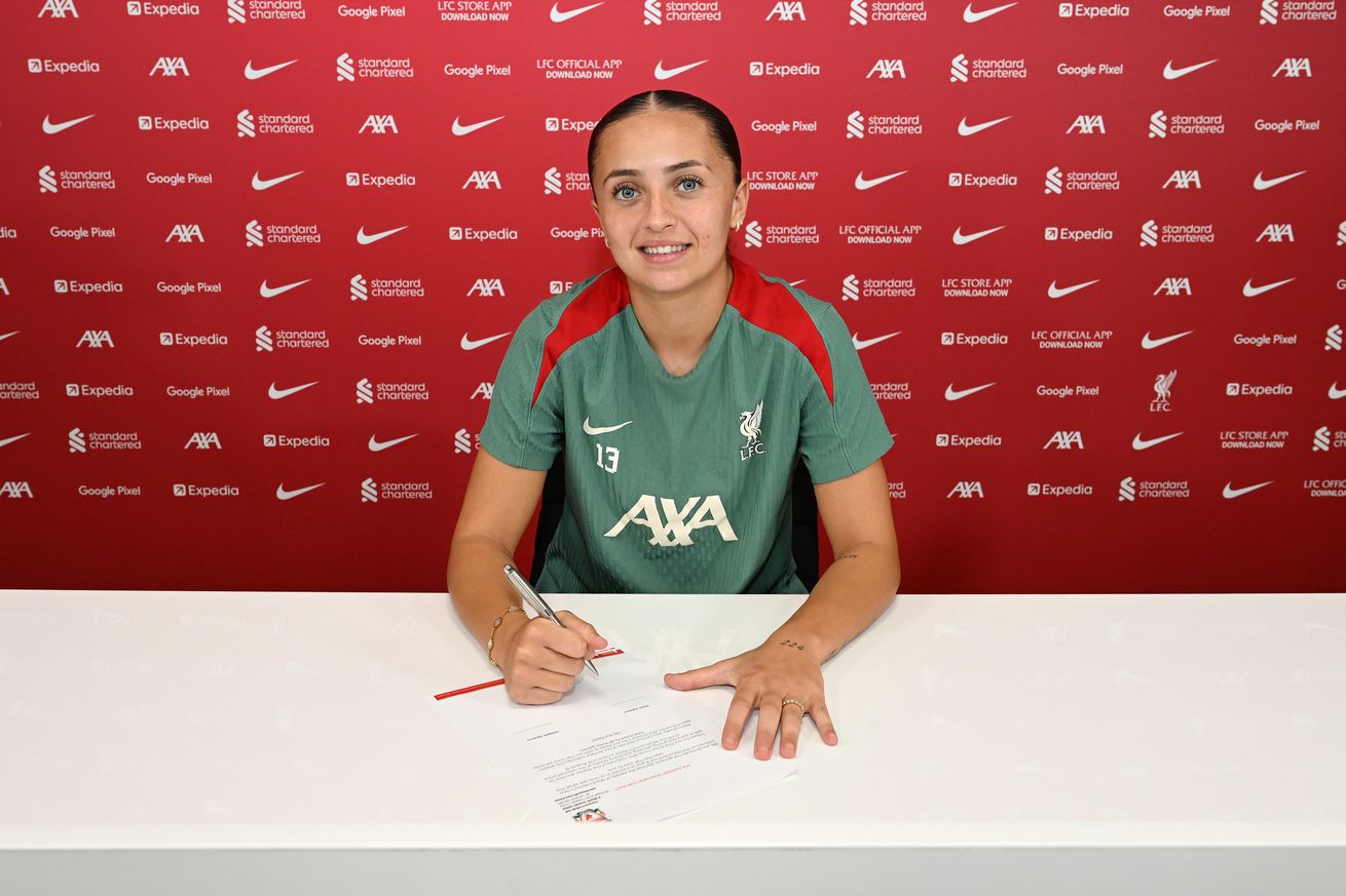 Mia Enderby Signs a Contract Extension at Liverpool Women