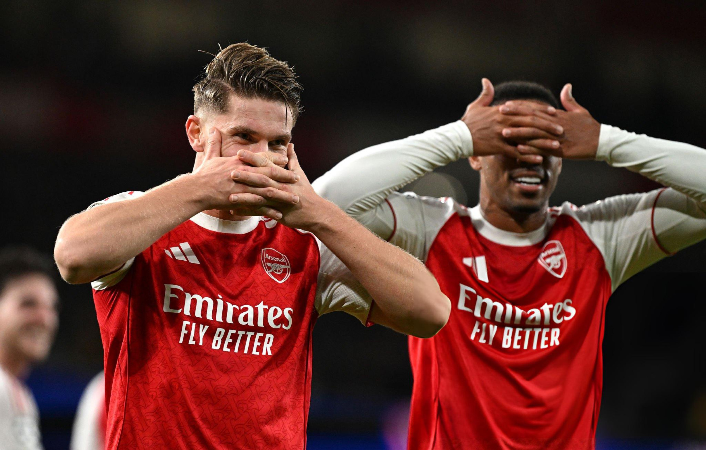 43-strikes-and-red-cards-light-up-tuesdays-champions-league-night