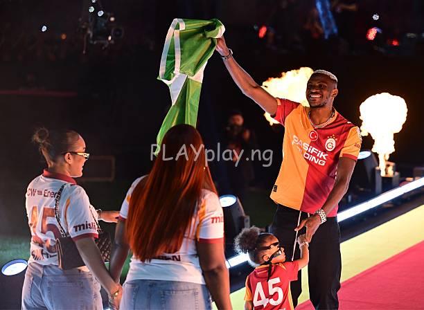 Victor Osimhen’s Joyful Galatasaray Moment: Family, Trophy, and Afrobeat Vibes